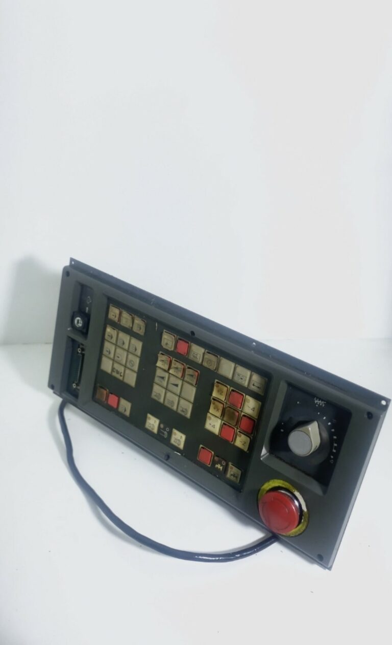 CLAVIER OPERATEUR COMMANDE FANUC A02B 0099 C150 MB